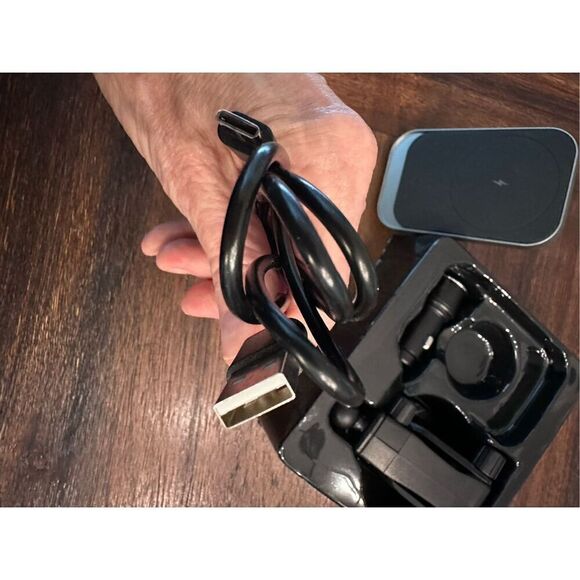 Magnetic phone holder and wireless charger for car. - Picture 9 of 10